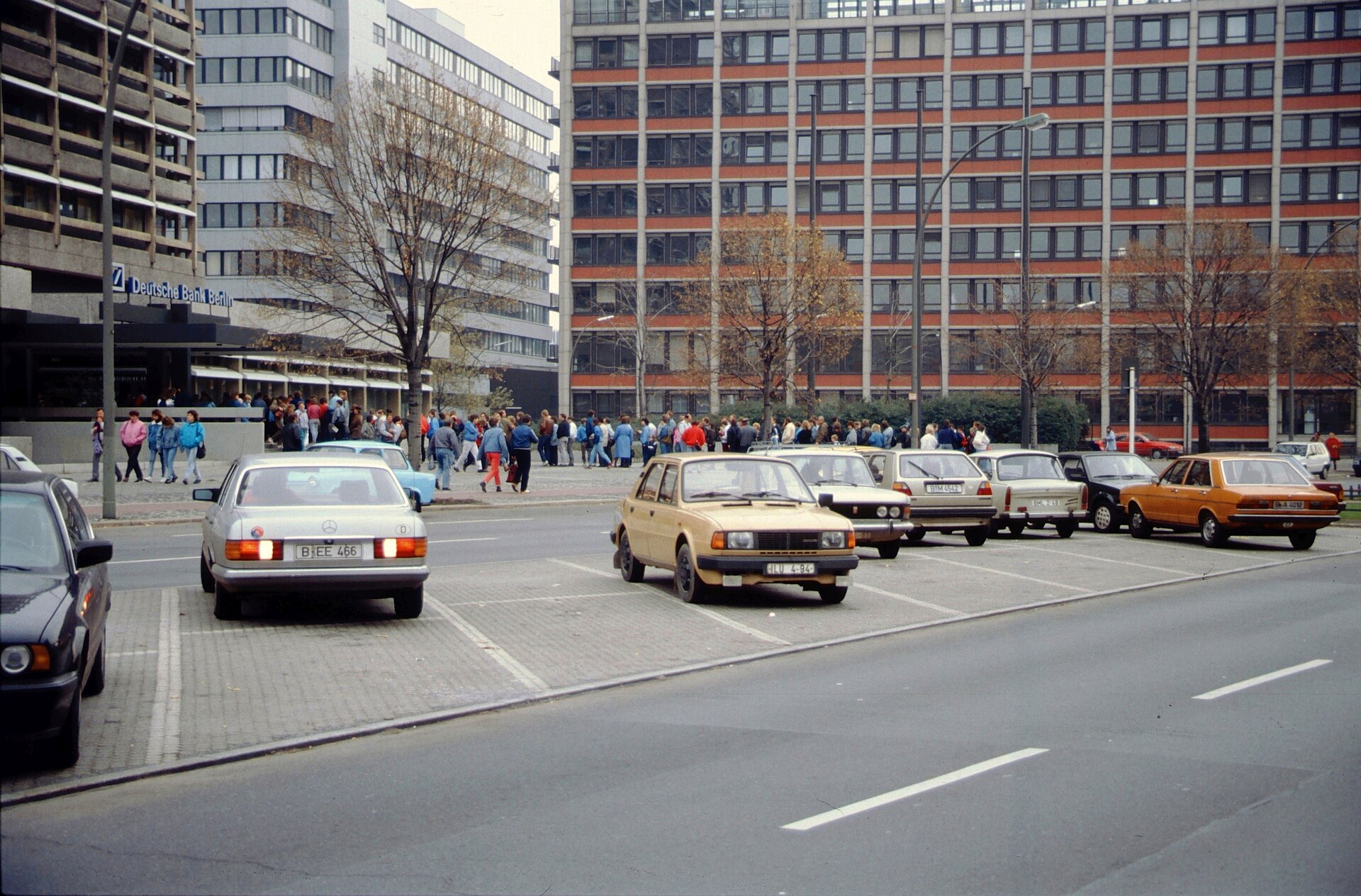 Berlin bank queue