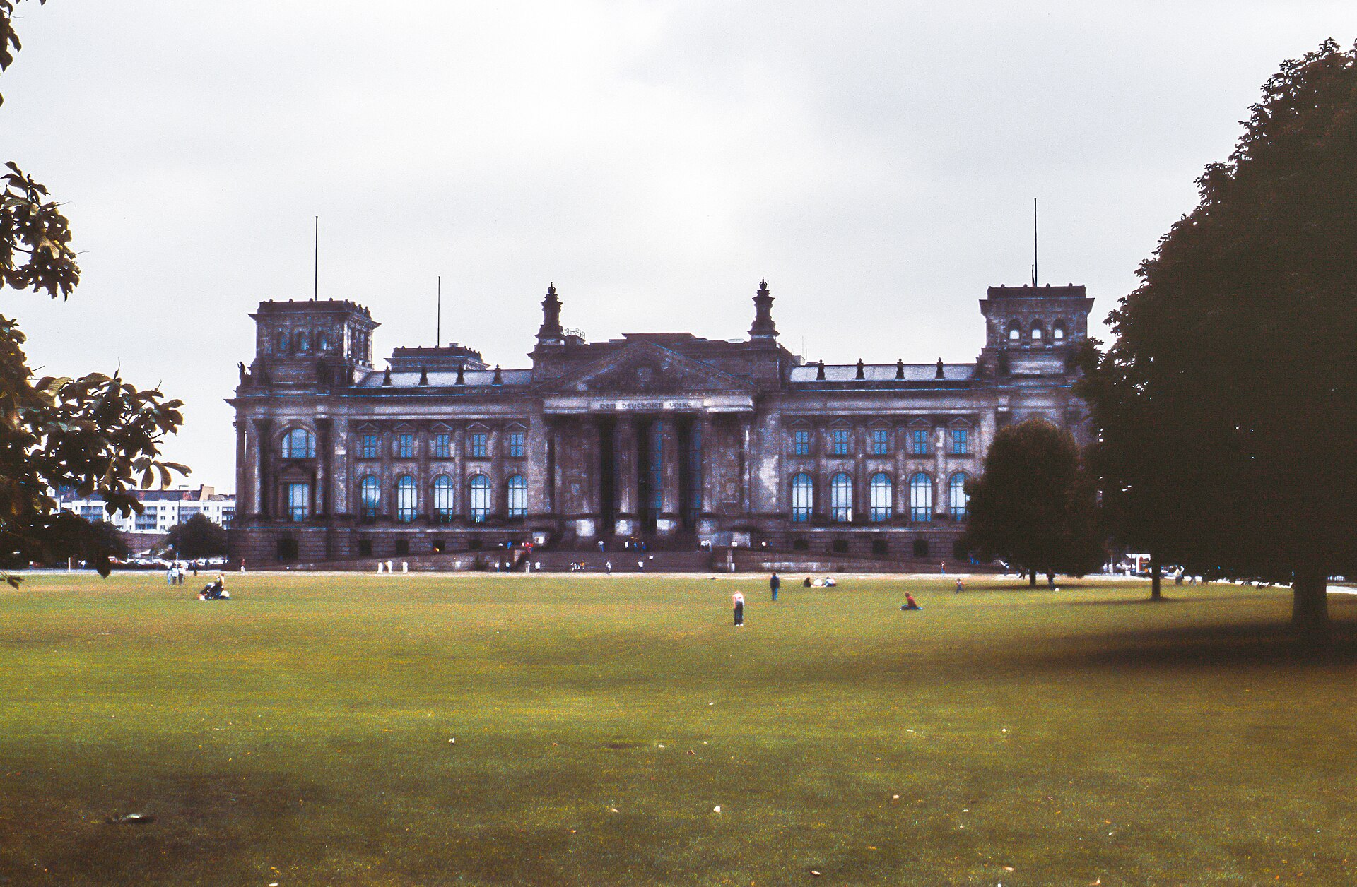 Reichstag Berlin 1990